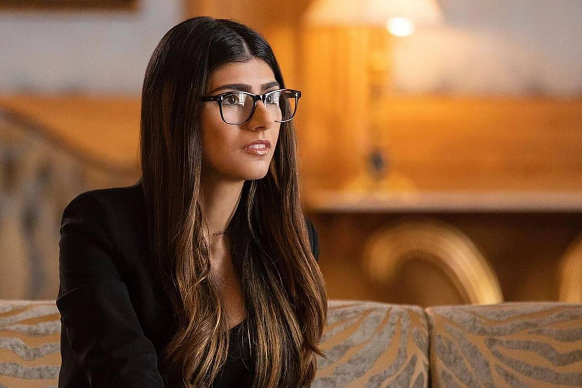 Ex-adult movie star, Mia Khalifa auctions famous glasses for victims of Beirut explosion