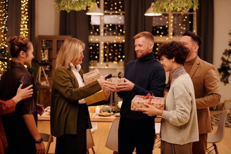 The Top 8 Farewell Gifts for Colleagues
