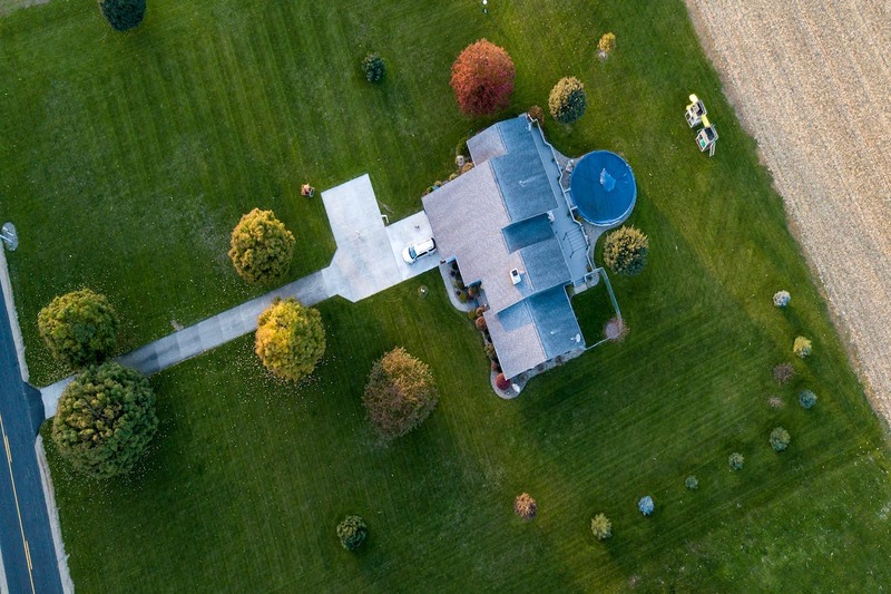 9 Advantages Of Hiring A Professional Commercial Roofing Company