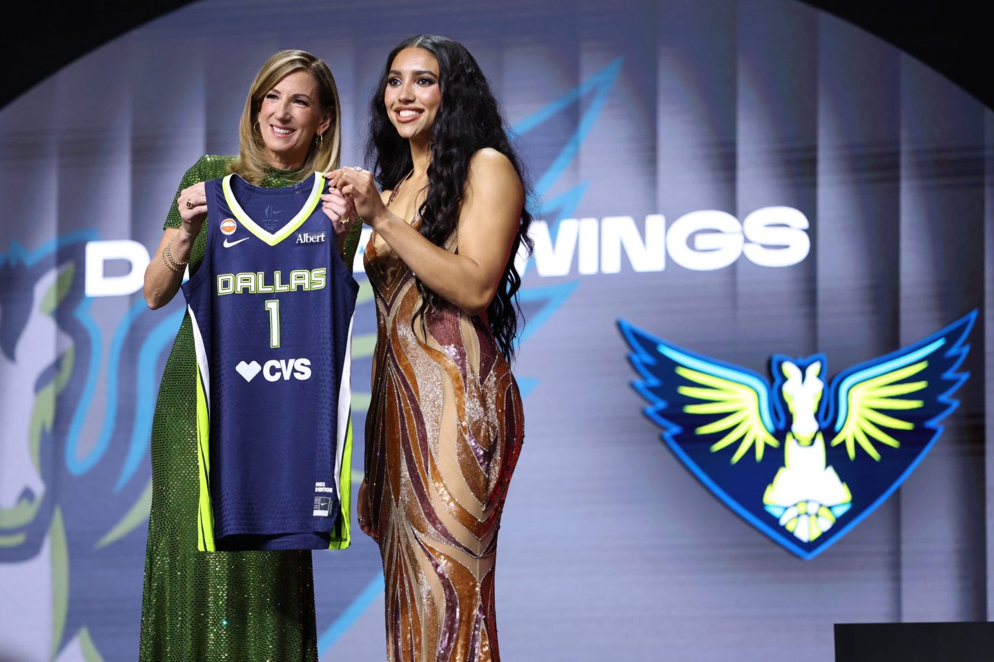 WNBA Rising Star Azzi Fudd - A Natural Approach to Game-Day Beauty