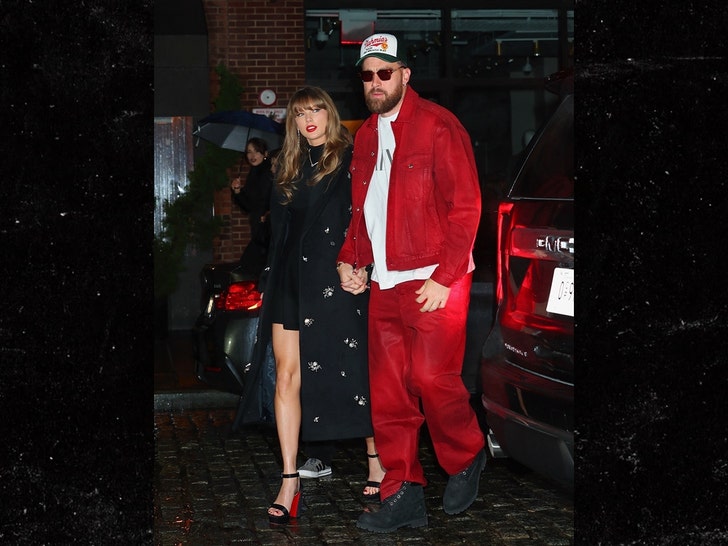 Taylor Swift and Travis Kelce - A Romantic Evening in the Big Apple