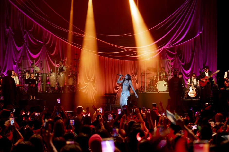 Cazzu performing during her Latinaje Tour