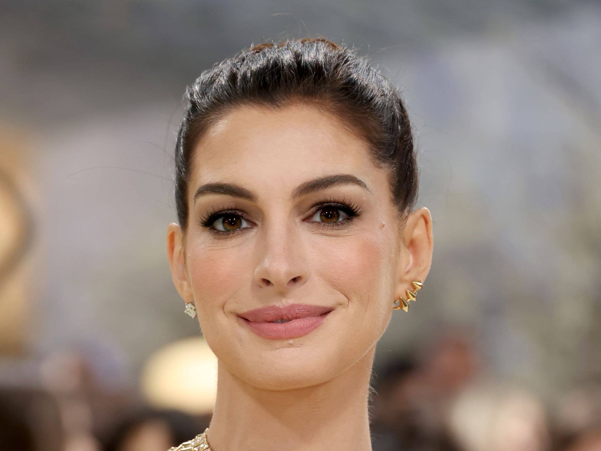 Anne Hathaway - Addressing the Speculation Head-On