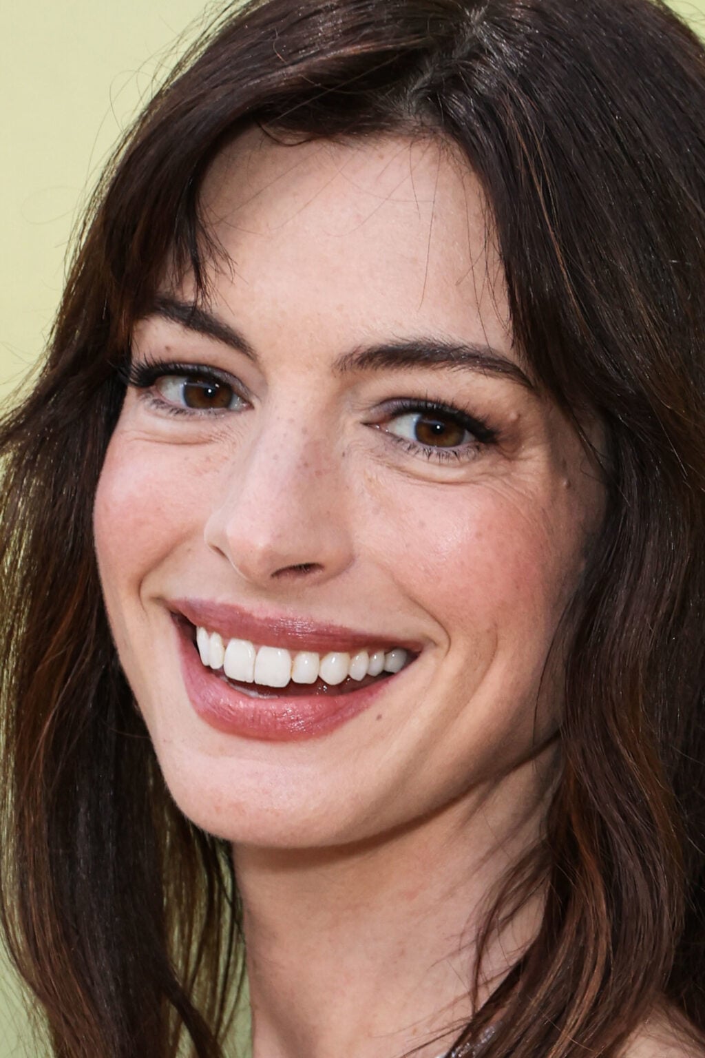 Anne Hathaway - An Authentic Approach to Beauty