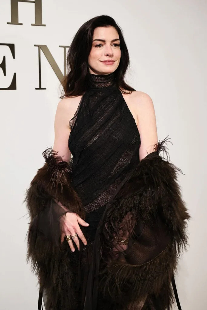 Anne Hathaway Opens Up About Hidden Decade-Long Medical Struggle That Nearly Cost Her Sight
