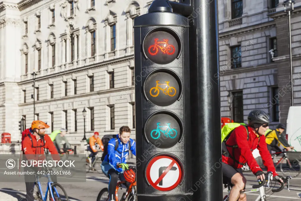 London bicycle lanes and traffic signals