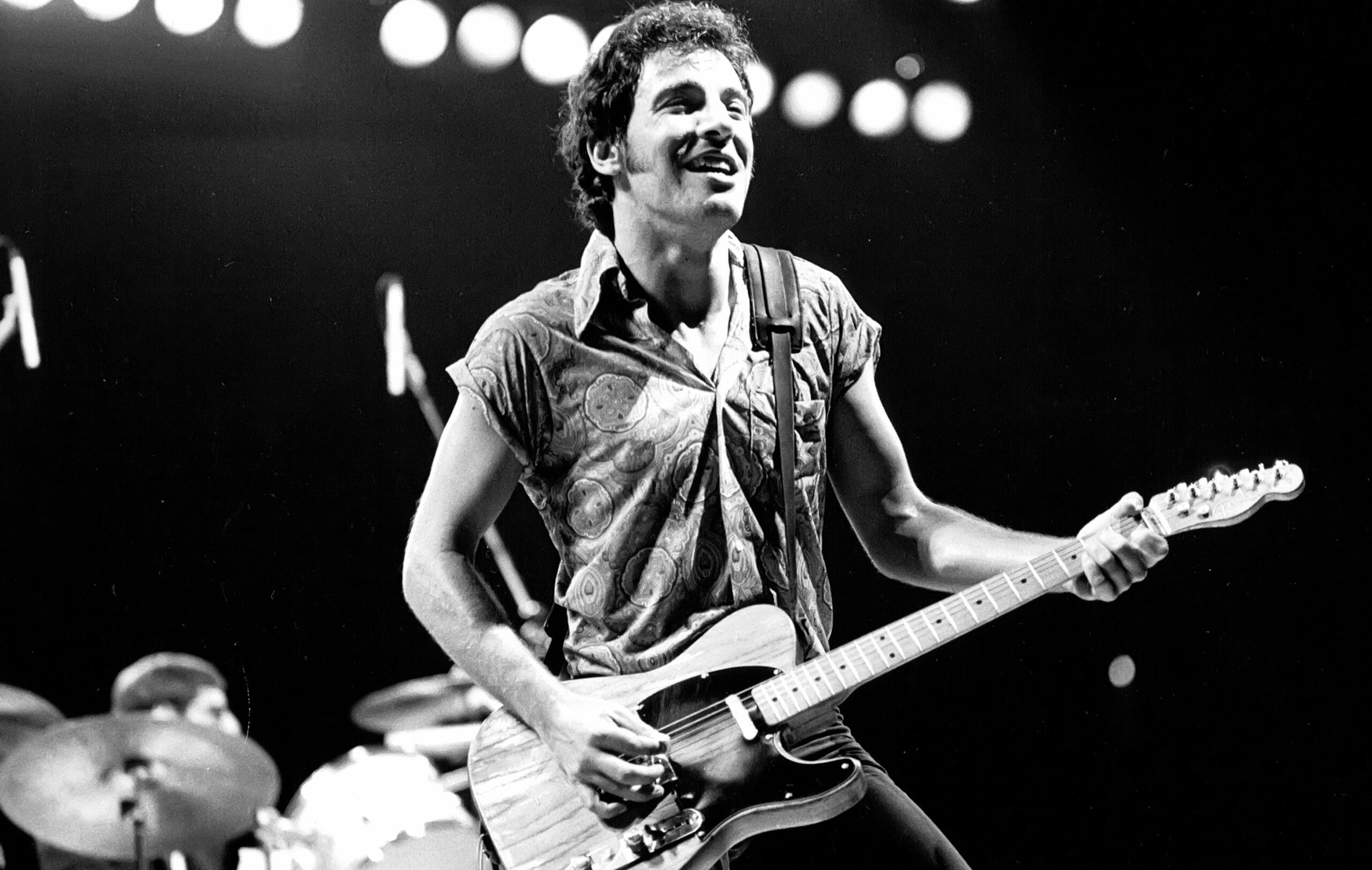 Bruce Springsteen Delivers Heartfelt Tribute to Stephen Colbert with Surprise "Streets of Minneapolis" Performance