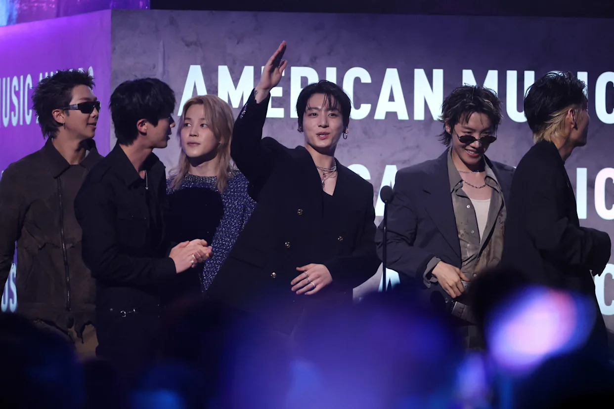 BTS Returns in Triumph: K-Pop Superstars Dominate 2026 AMAs After Four-Year Hiatus