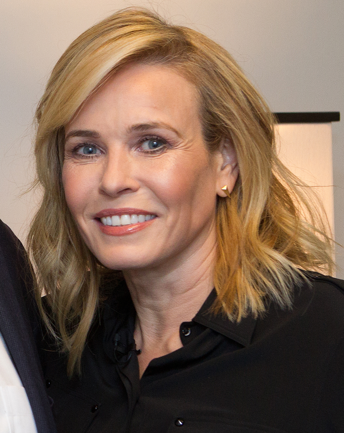 Chelsea Handler Calls Out Modern Dating Culture: "Something's Wrong" With Men in Digital Age