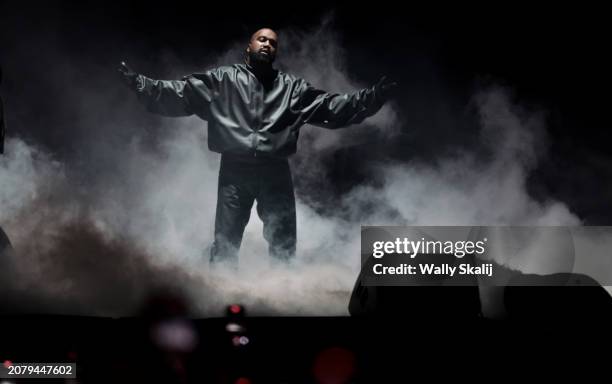 Kanye West - Fan Reactions and Global Impact