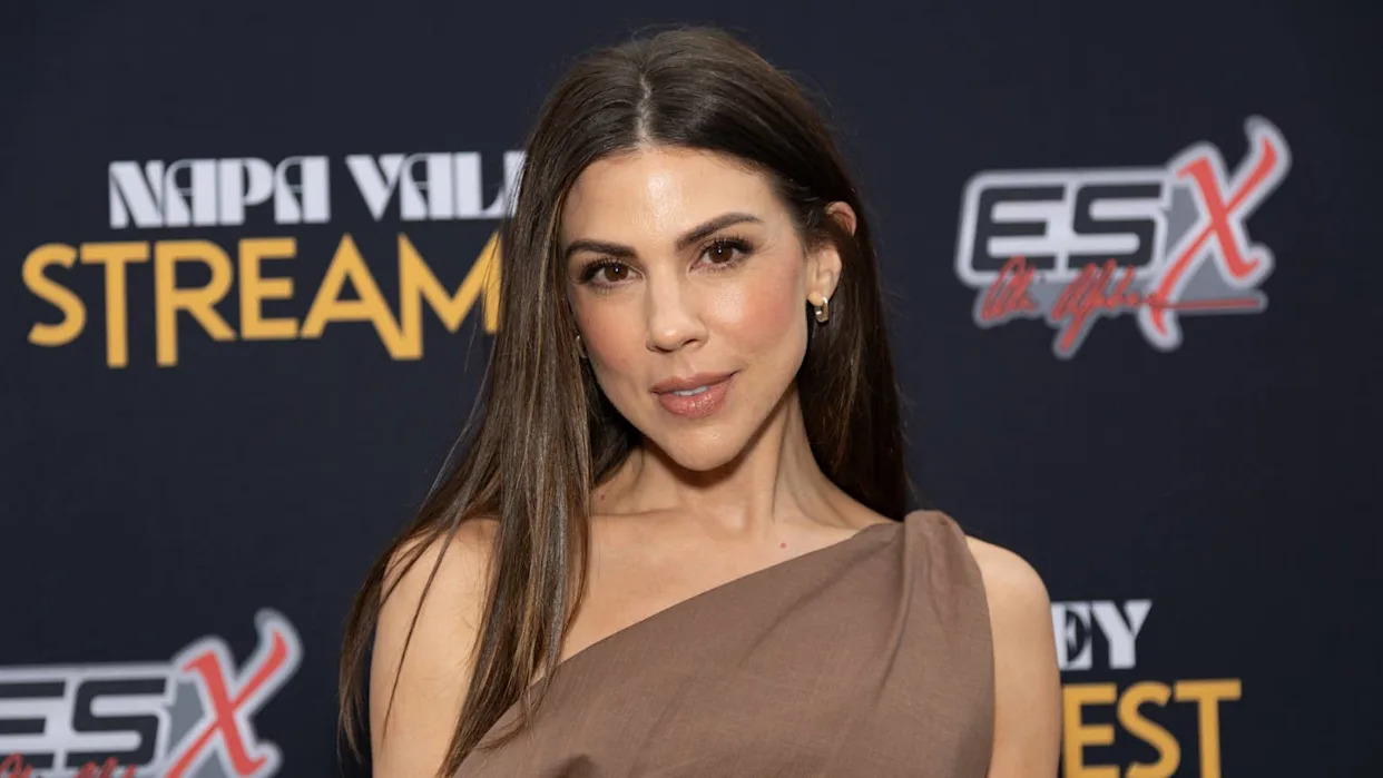 Kate Mansi with her Daytime Emmy Award