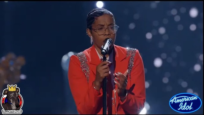 Keyla Richardson performing on American Idol stage
