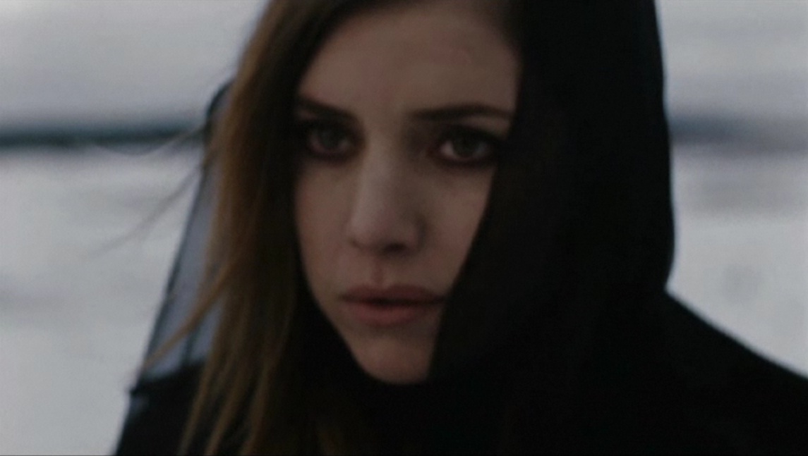 Lykke Li performing I Follow Rivers