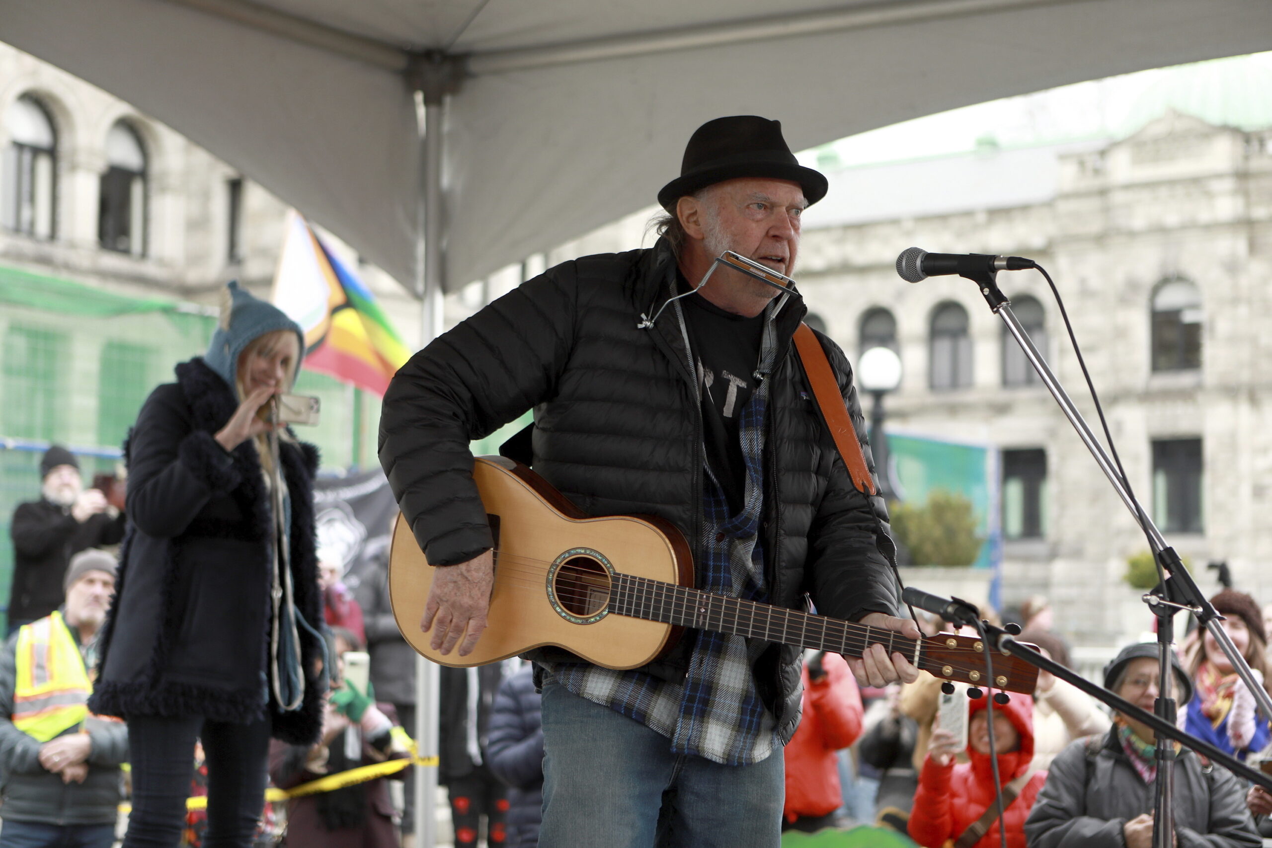 Neil Young at environmental benefit concert