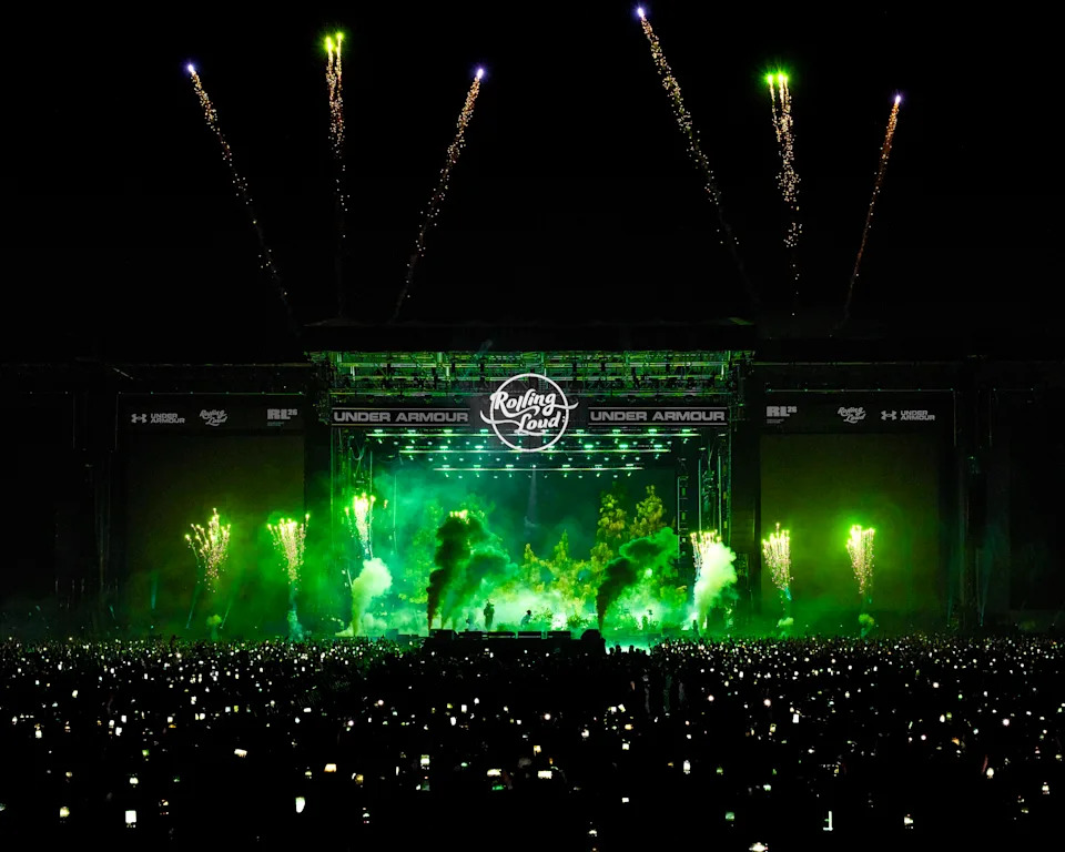 Rolling Loud Orlando main stage with crowd