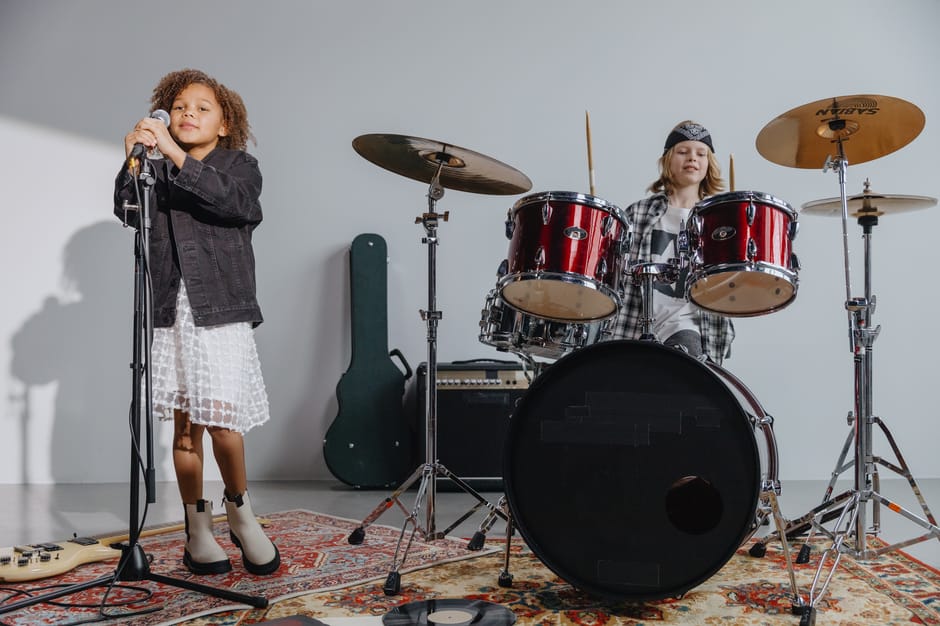 How Celebrity Children Navigate Fame - The performance shift