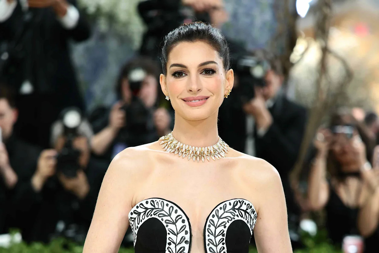 Anne Hathaway - The Silent Struggle Behind Hollywood Glamour