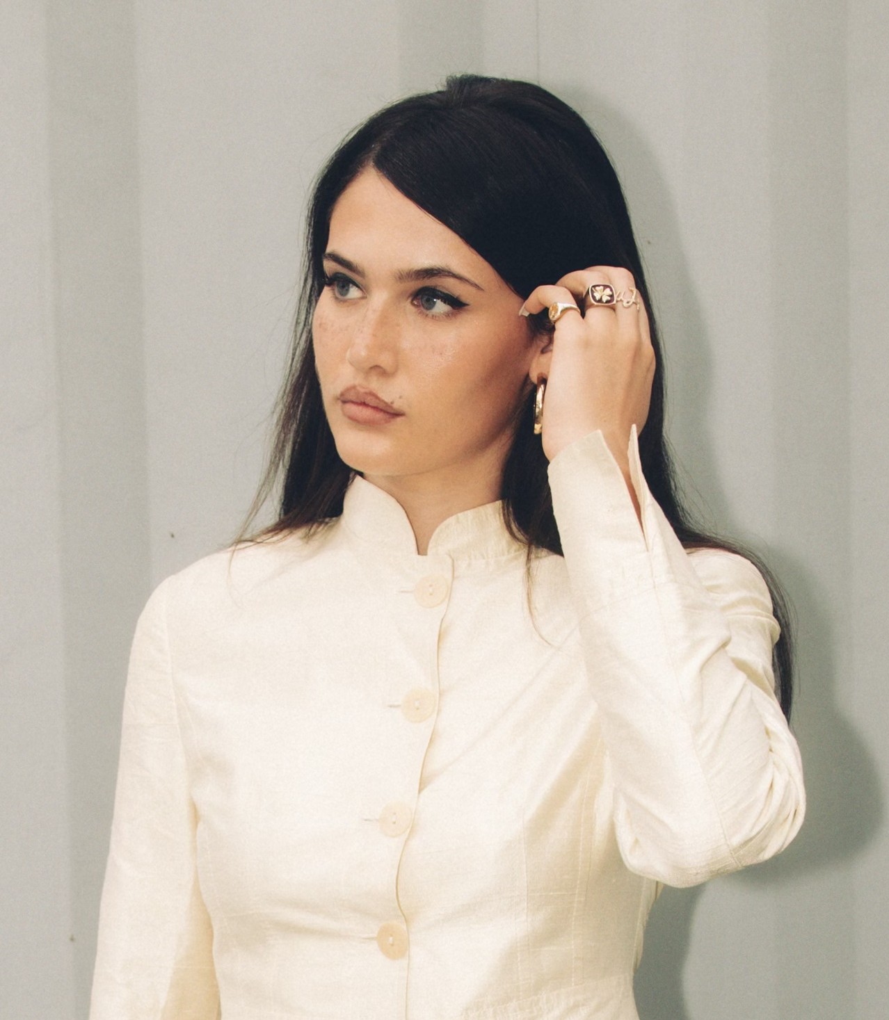 Sienna Spiro performing or promotional photo