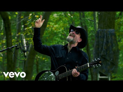 Wheeler Walker Jr. Calls It - A Career Built on Controversy