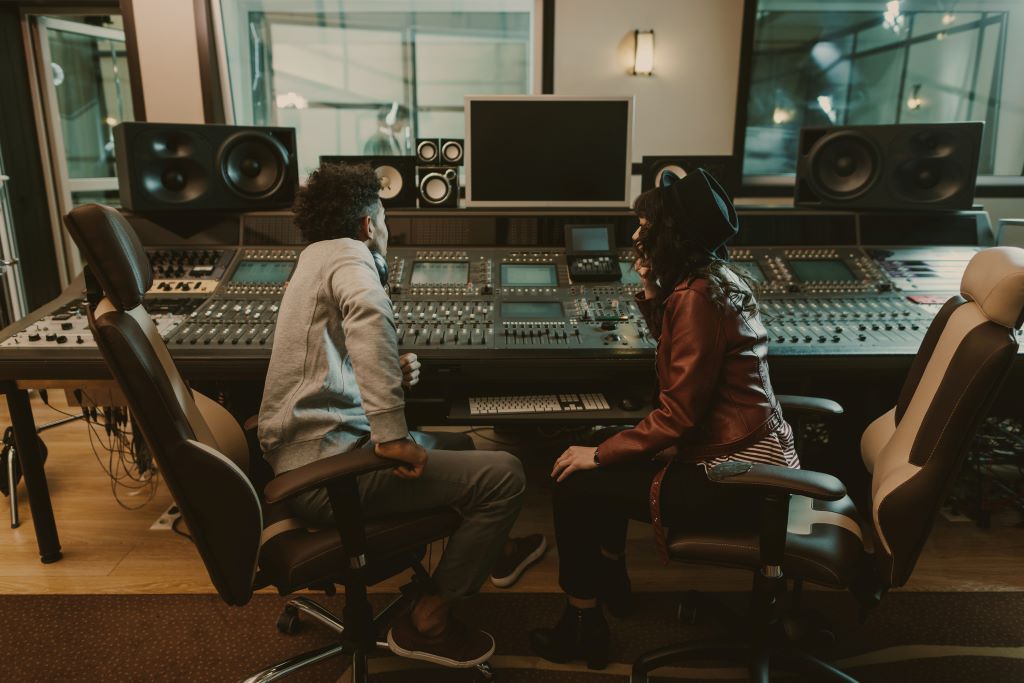 International artists collaborating in studio