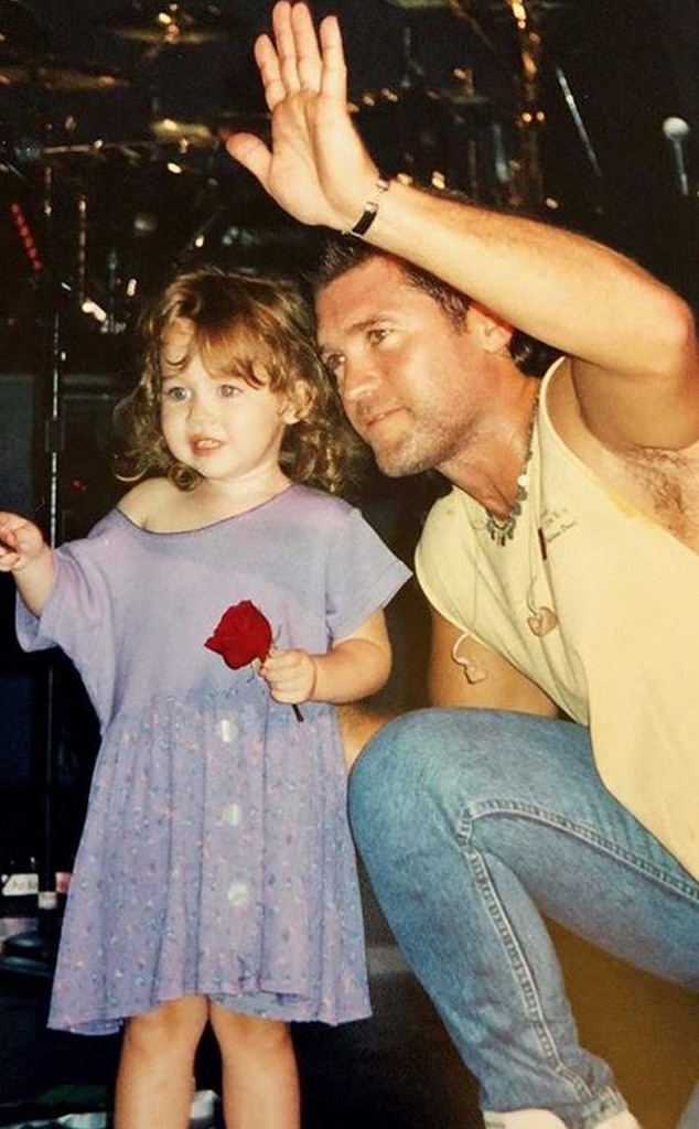 Billy Ray Cyrus with his daughter Miley Cyrus and family