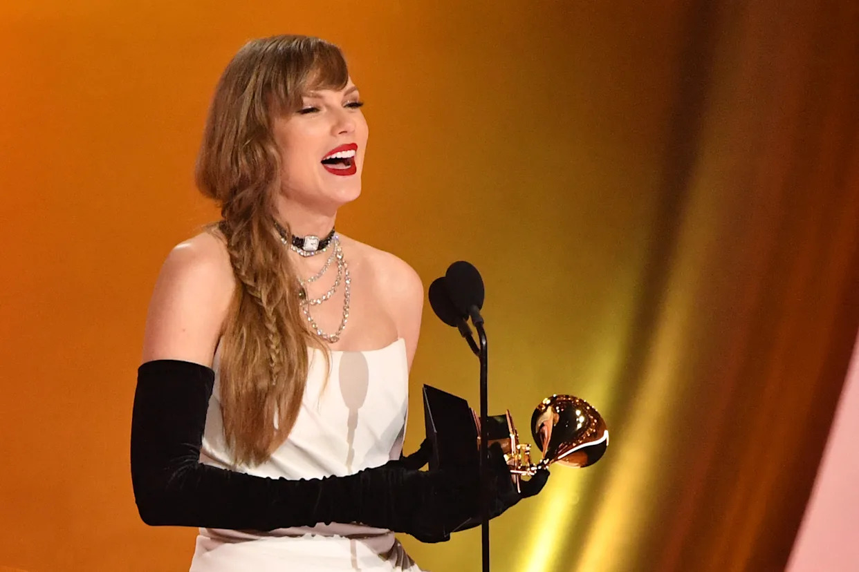 Taylor Swift Makes History as - From Starlight Award to Full Membership