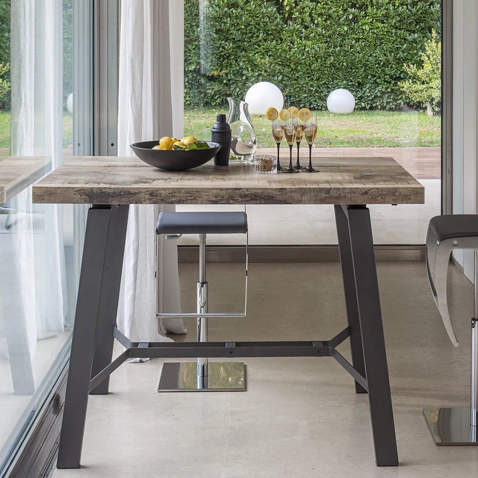What - High Table Arrives Last