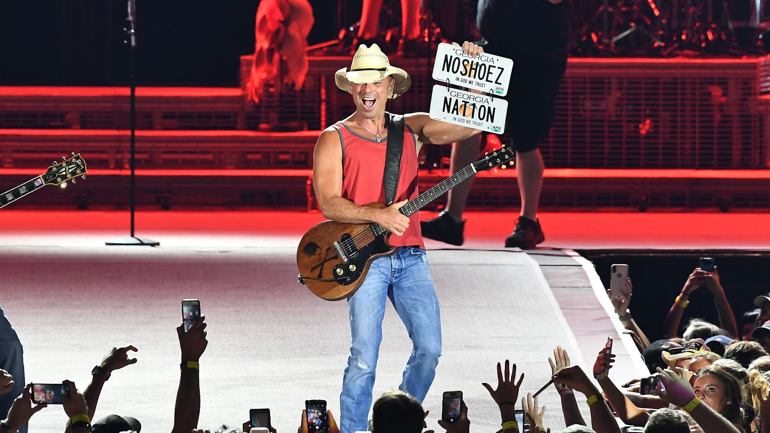 Kenny Chesney Explains to Bill Maher Why He Keeps Politics Off the Stage and Out of His Concerts