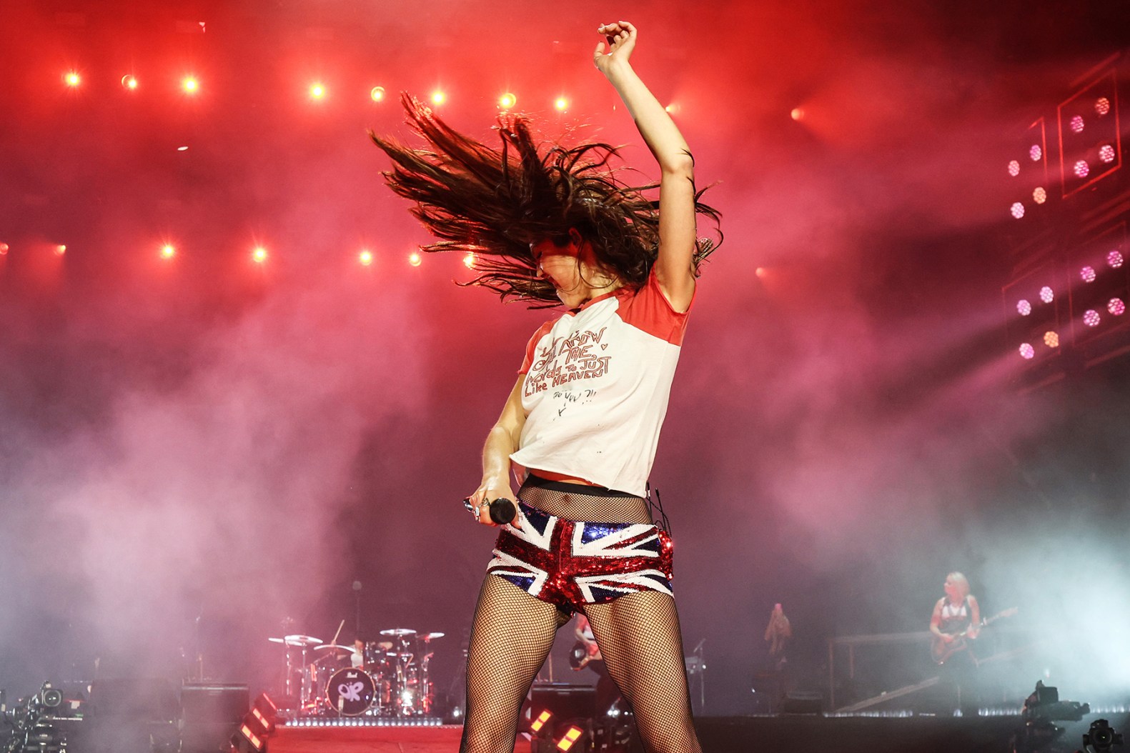 Olivia Rodrigo Opens Up About Pre-Show Anxiety at Glastonbury 2025: The Raw Reality Behind Pop Stardom