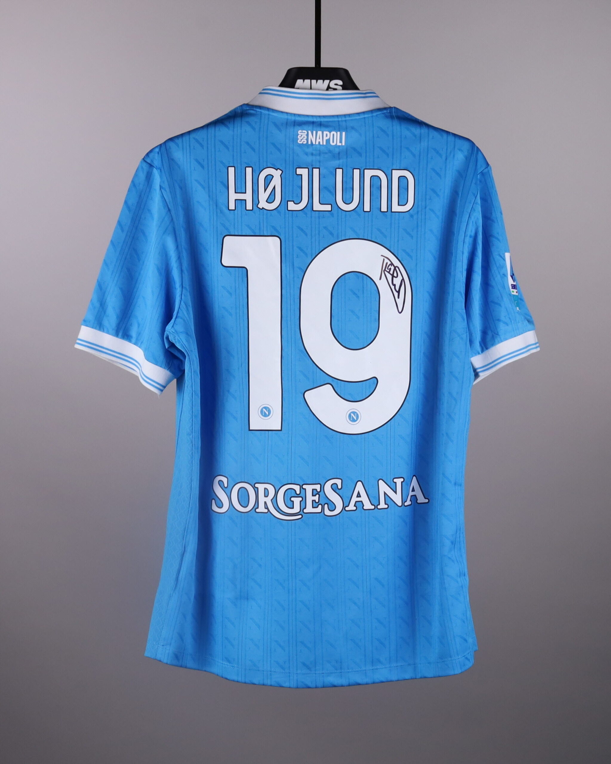 Rasmus Højlund wearing Napoli team colors