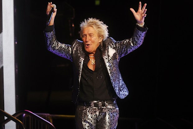 Rod Stewart Stops Mid-Concert to - Rod Stewart's Health Journey Over the Years