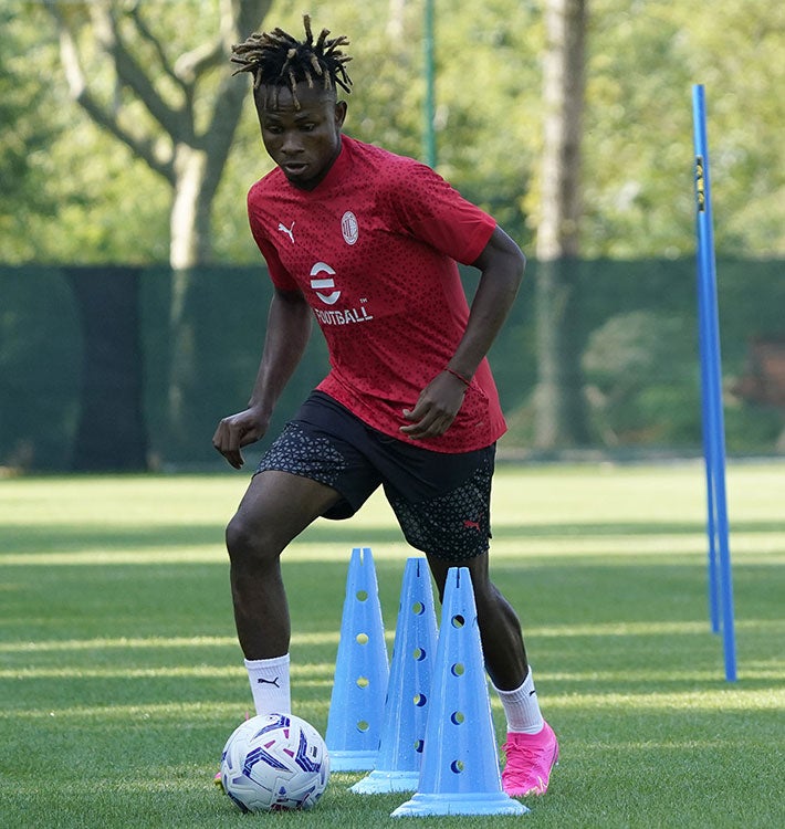 Samuel Chukwueze training with AC Milan squad