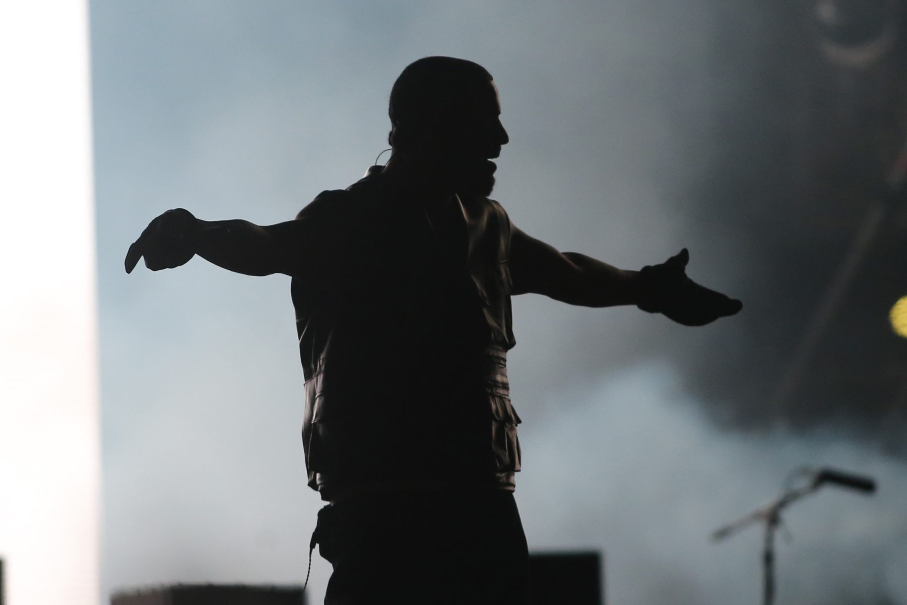 Drake 'ICEMAN' Dominates Billboard 200 - Streaming's Continued Influence