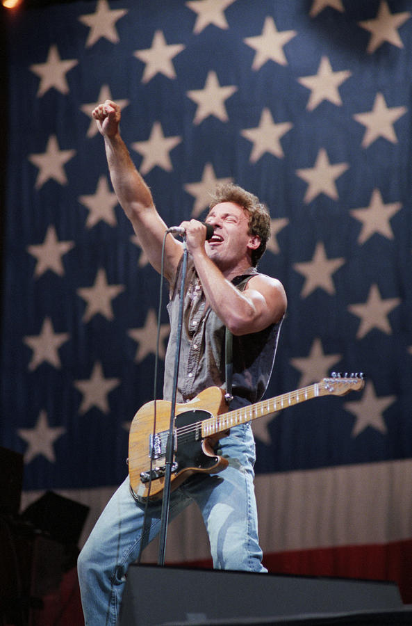 Bruce Springsteen - The Boss Honors Woody Guthrie's Legacy