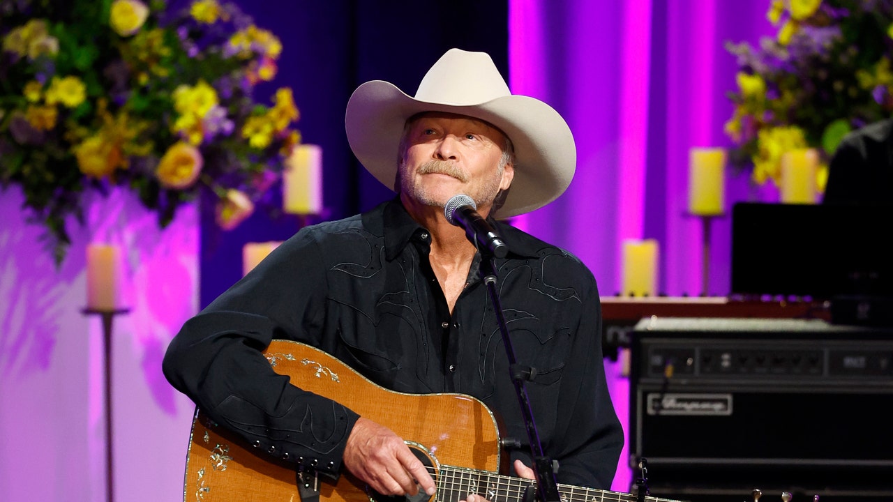 Alan Jackson country - The Health Disclosure He Handled on His Own Terms