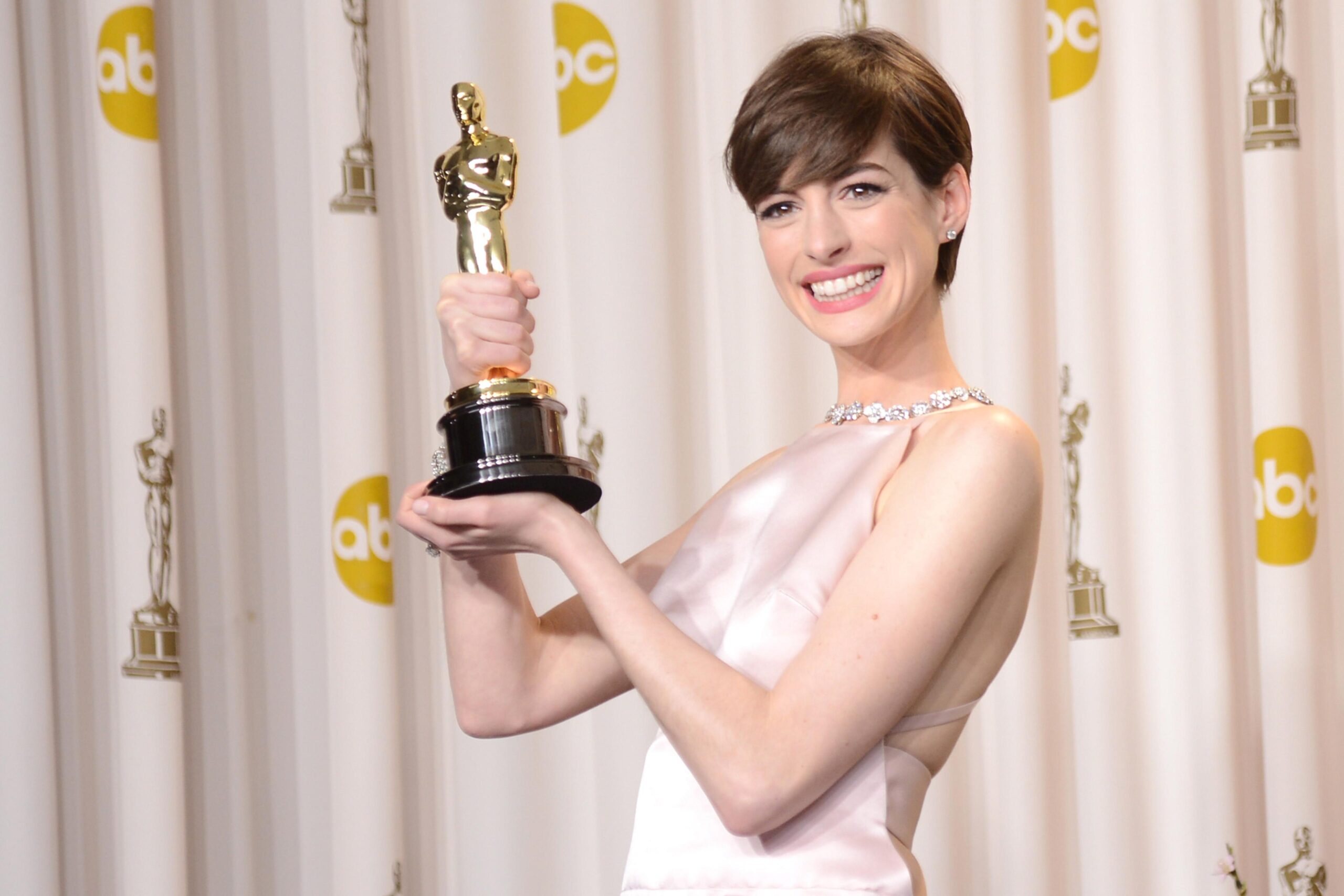 Anne Hathaway - The Oscar