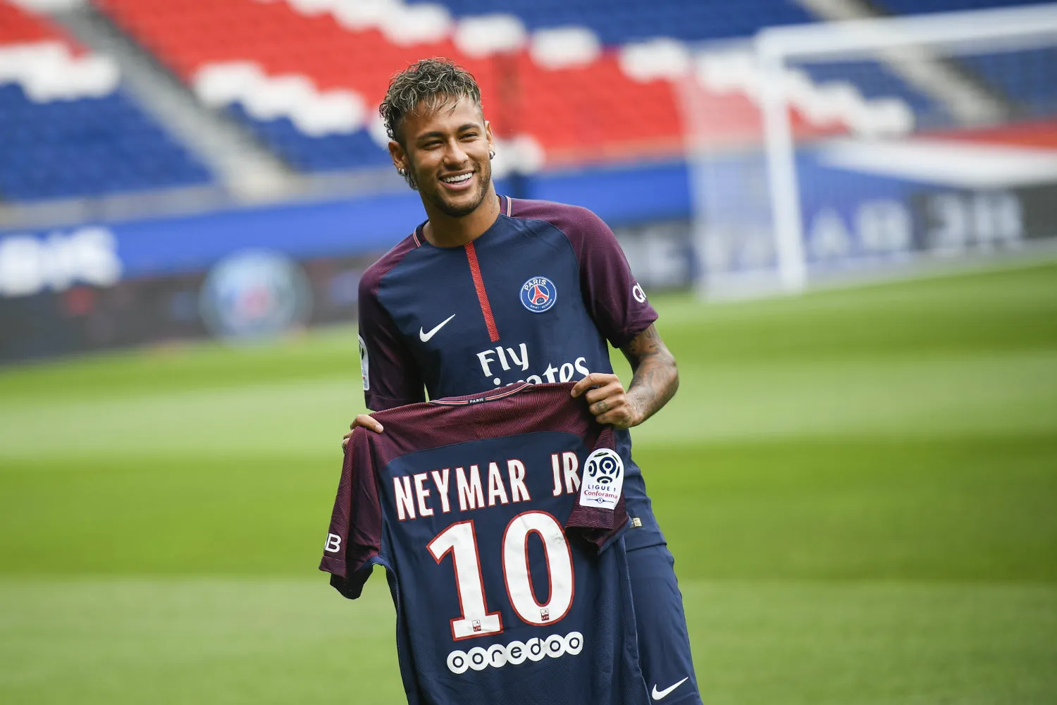 Neymar Jr - The Record-Breaking PSG Move