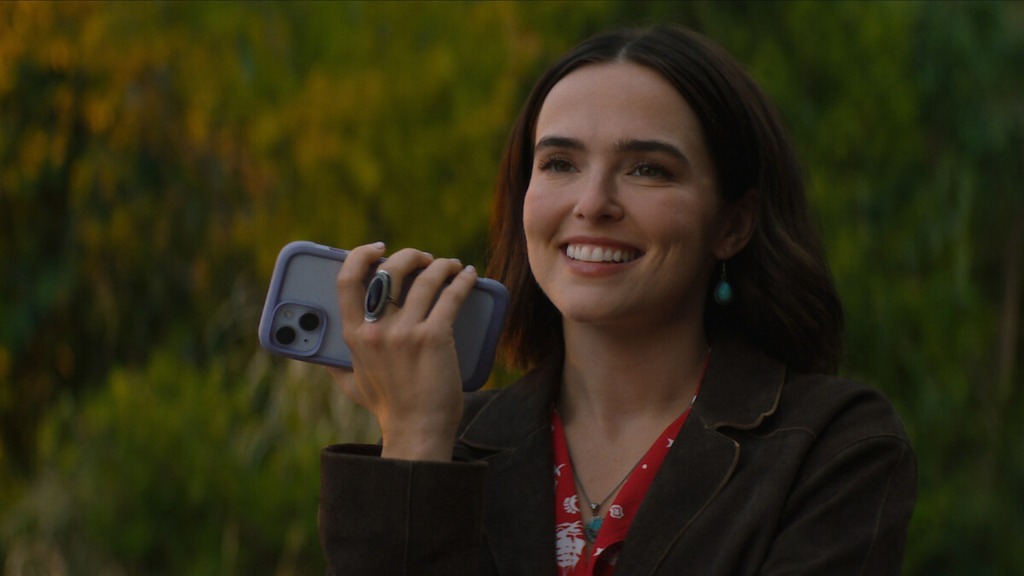 'Voicemails for Isabelle' Review - Where It Stumbles - and Why It Still Doesn't Matter