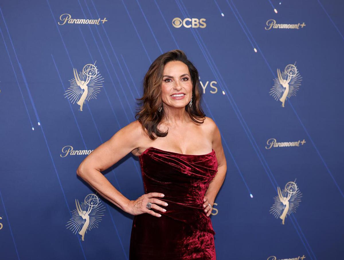 Mariska Hargitay accepting her Emmy Award