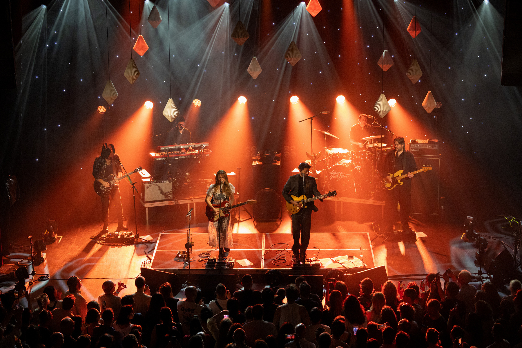 Angus and Julia Stone live show performance