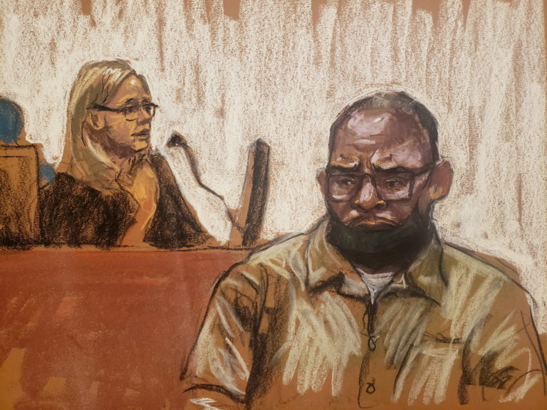 R Kelly arriving at federal courthouse during his criminal trial