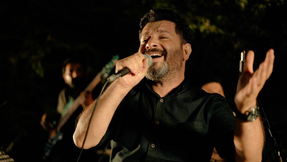 Chart Rewind - The Song That Was Never Supposed to Be a Single